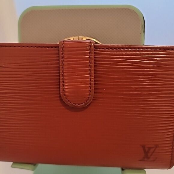 LOUIS VUITTON Porte Monet Bier Viennois Epi Leather Brown Kiss Lock Wallet GUC - Picture 5 of 16